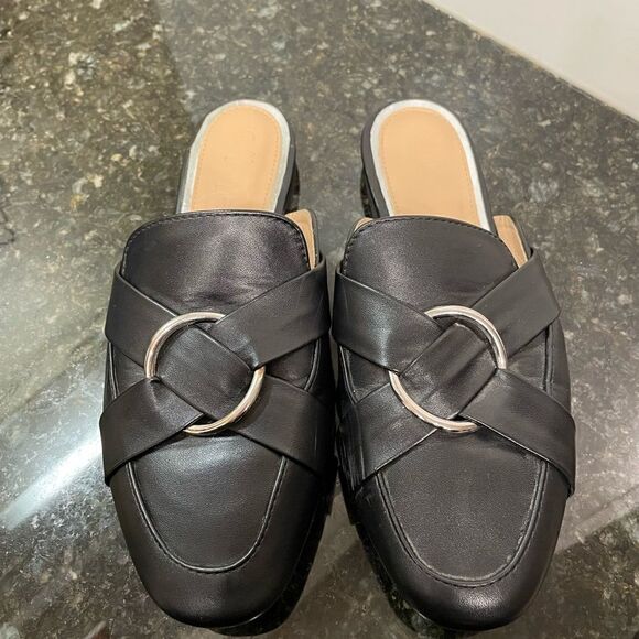 Lily Morgan Black Loafer with Buckle And Criss Crossed Straps On Top Size 6 W - Picture 2 of 7